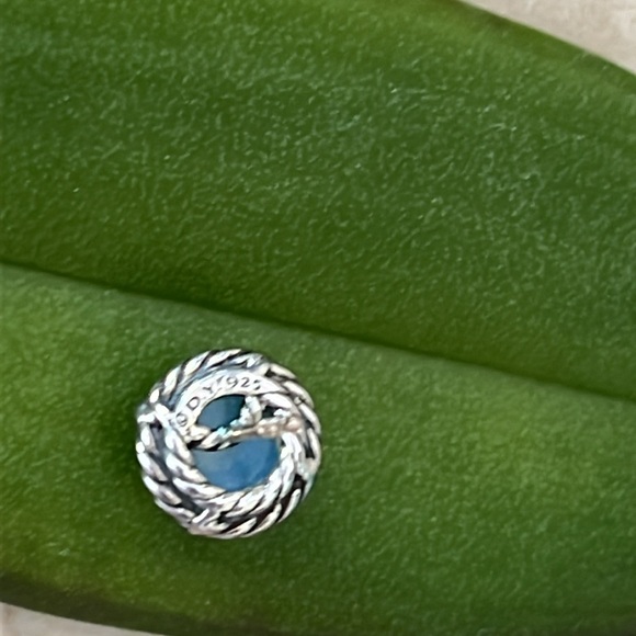 David Yurman Chatelaine Earrings with Moonstone - Picture 6 of 7